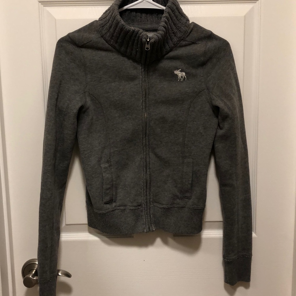 Abercrombie & Fitch collared sweater